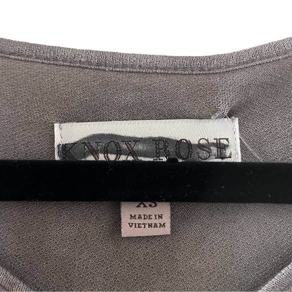 Knox Rose Keyhole Embroidered Grey Short Sleeve Blouse - Picture 3 of 3